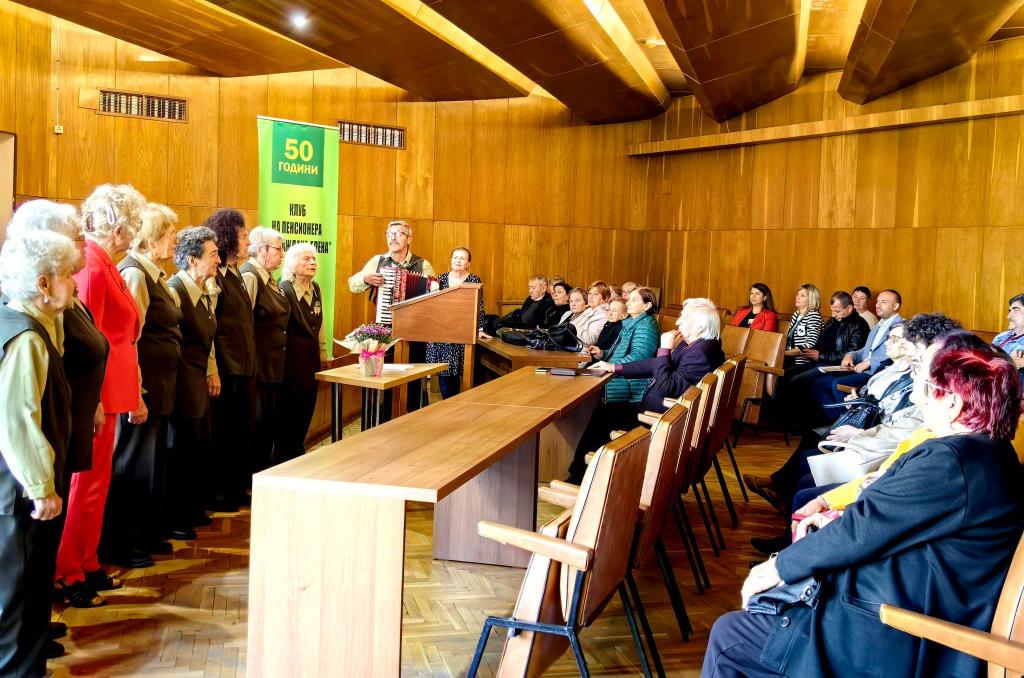 Половин век „Възраждане“: пенсионерският клуб в Елена чества юбилей