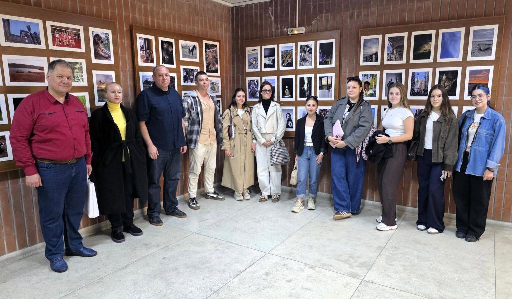 Светът през очите на студентите оживя във фотоизложба във ВТУ