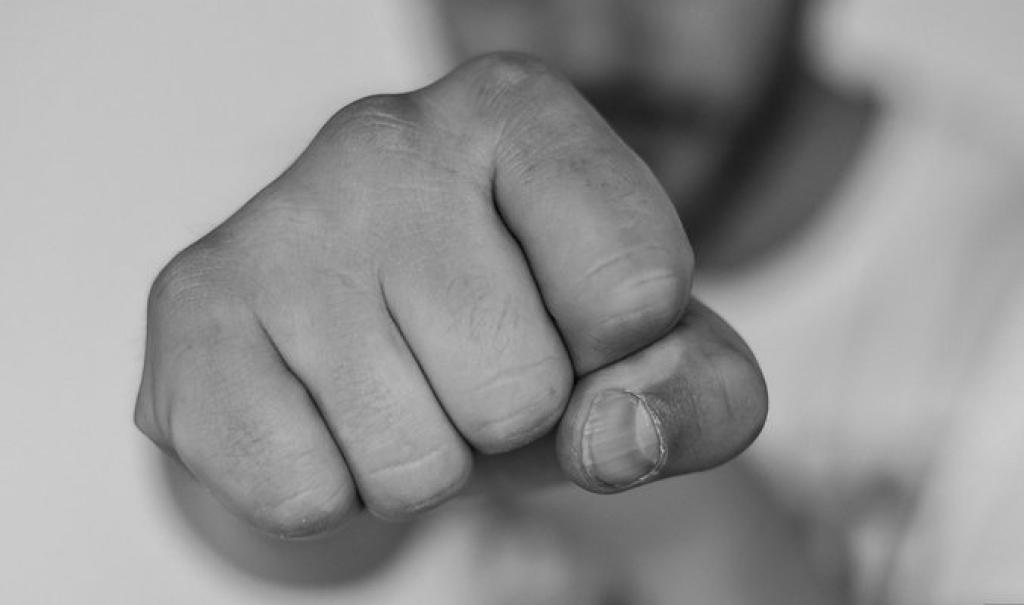 Четирима маскирани мъже пребили жена в Павликени, полицията разследва случая
