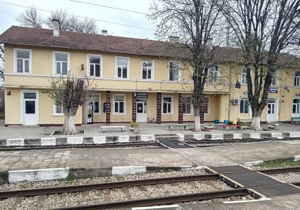 БДЖ не прие искането 6 нови влака да спират в Павликени