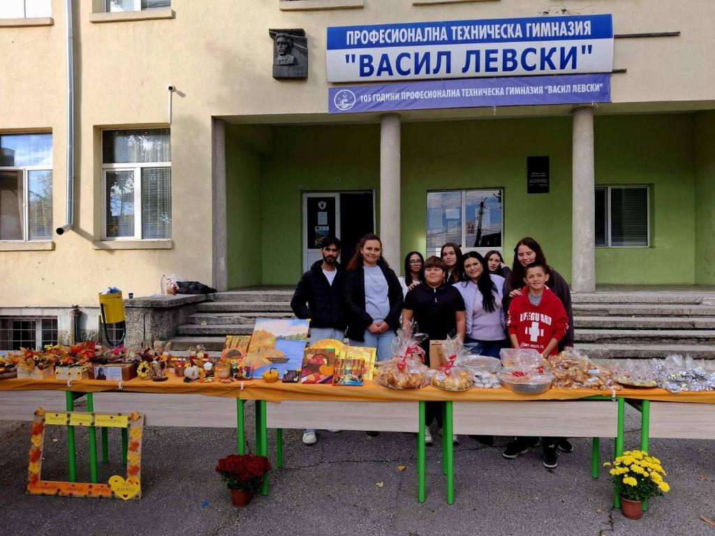 Ученици от Горна Оряховица превърнаха творчеството си в помощ за Лора – събраха 700 евро