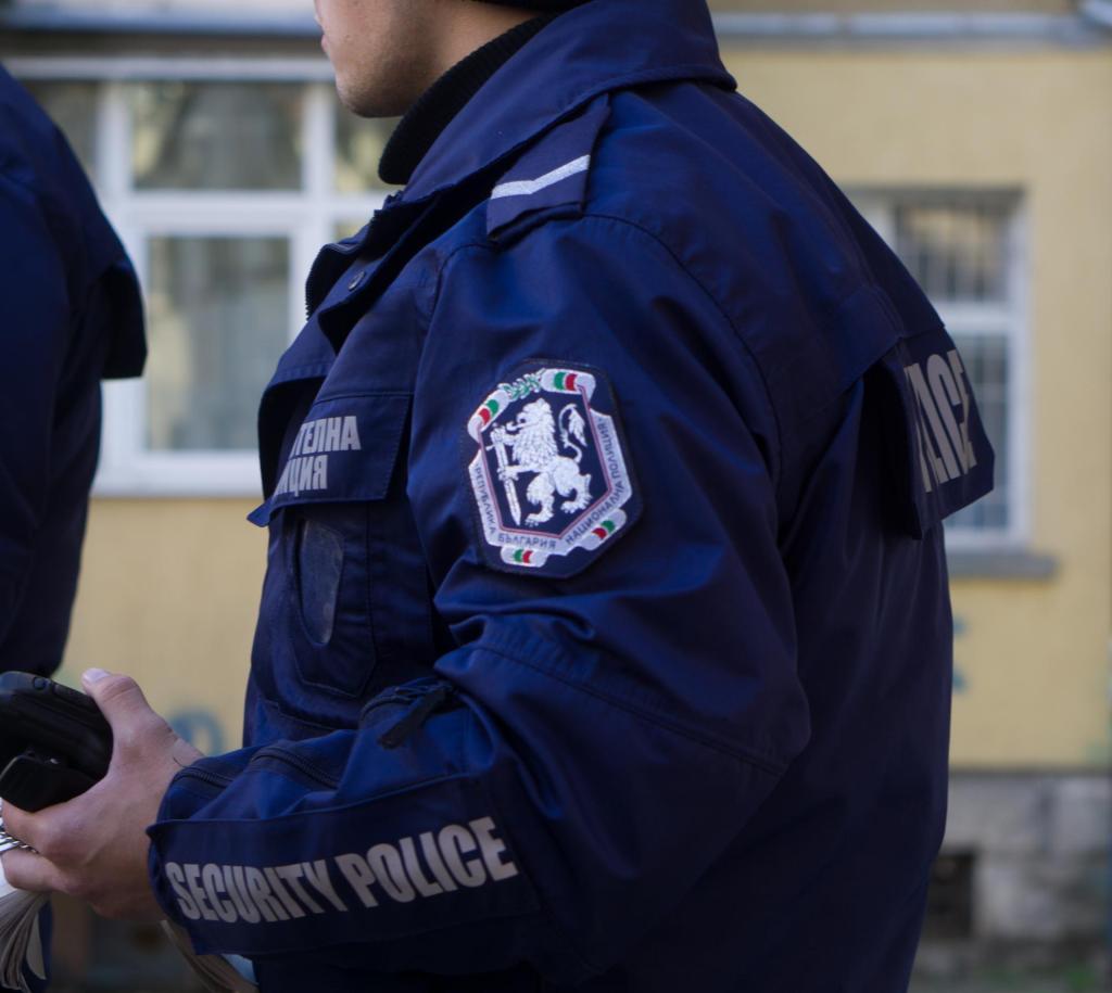 Полицията провери 75 души и 84 автомобила в Полски Тръмбеш, разкри пет престъпления