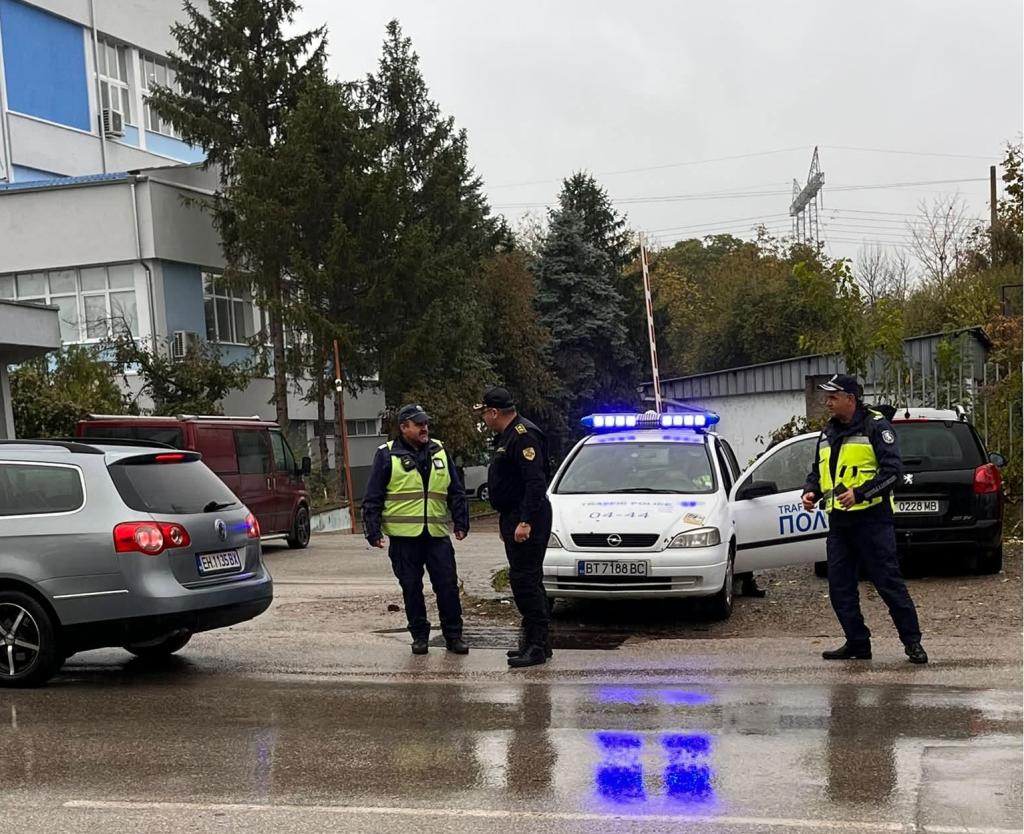 Полиция и жандармерия проверяват адреси, автомобили и търговски обекти във Великотърновска област